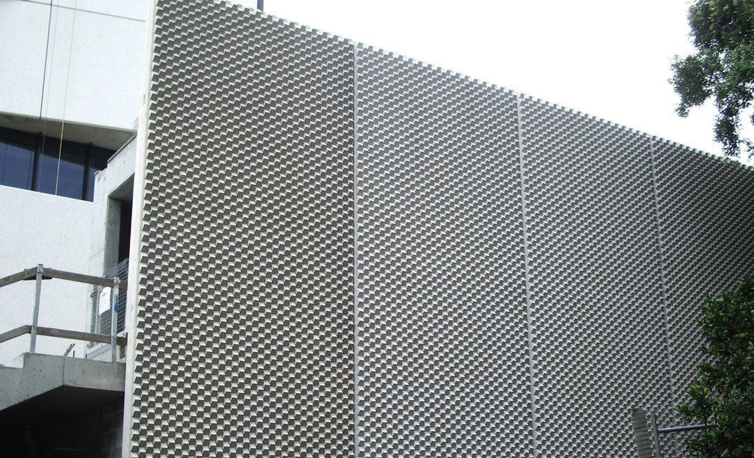 Estetiske og funksjonelle betongoverflater med matriser eller matrisematter i ulike design